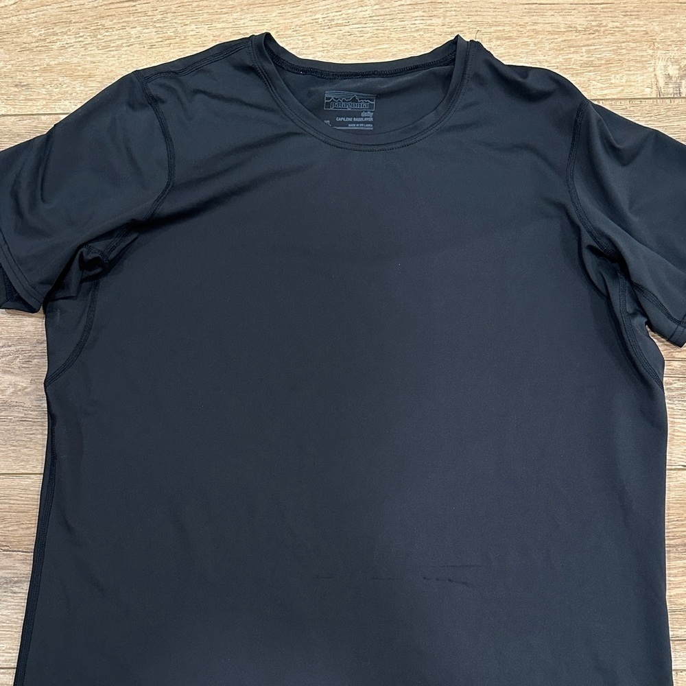 Patagonia Men's Capilene Base layer Black T-Shirt - Picture 3 of 5